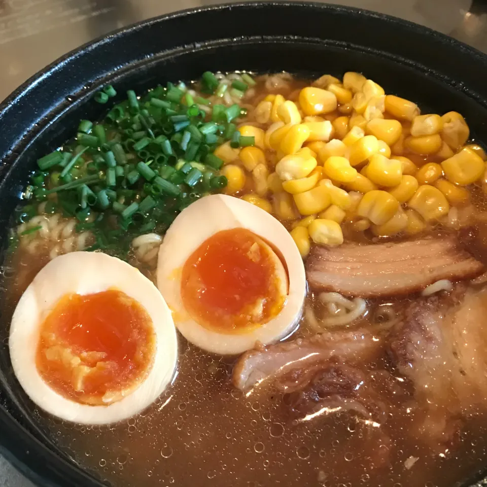 Snapdishの料理写真:サッポロ一番味噌ラーメン|sanaeさん