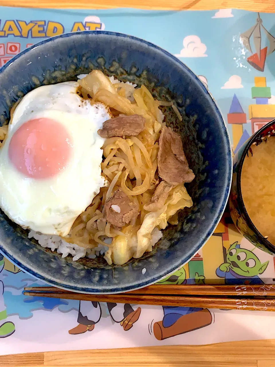 ジンギスカン丼|ぺろたんさん