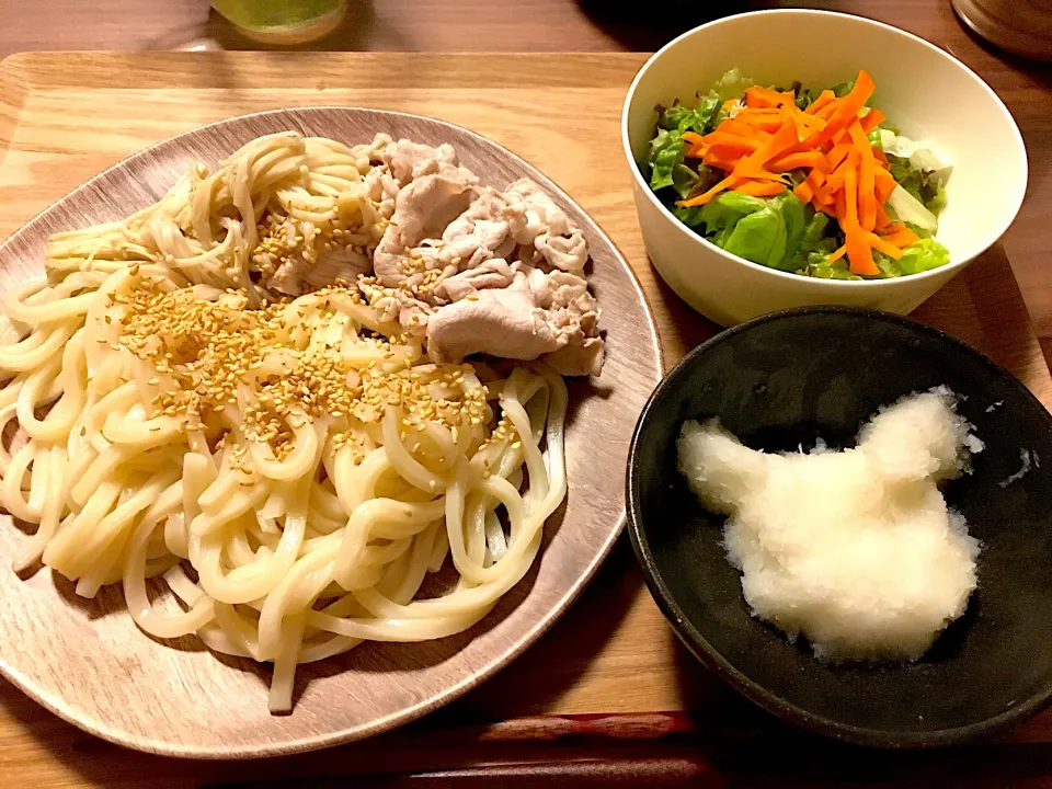 Snapdishの料理写真:ピカチュウ大根おろし付しゃぶしゃぶサラダうどん|にゃふてんさん