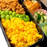 鶏そぼろ弁当|エピュ☆さん