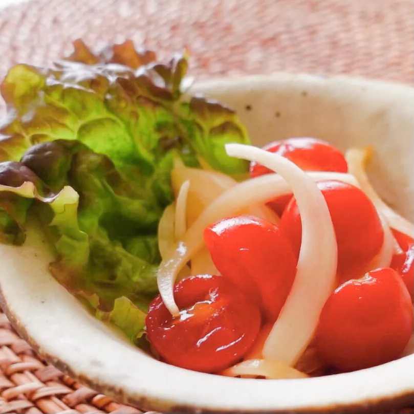 トマトと新玉ねぎのマリネ🍅🧅［レシピあり✌️］|おーこ🍅野菜ソムリエの母ちゃんさん