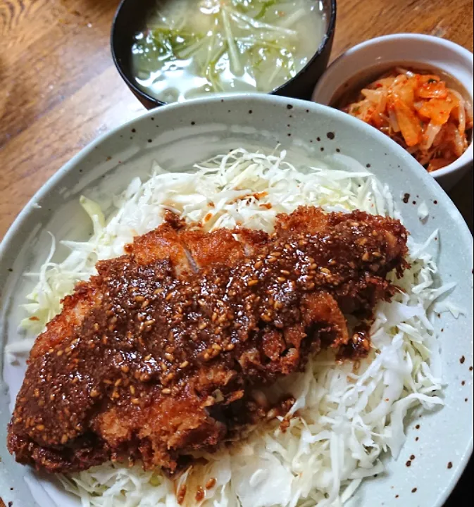 ソースカツ丼
もやしのナムル
味噌汁
(玉葱 水菜 うすあげ)|たつかばさん