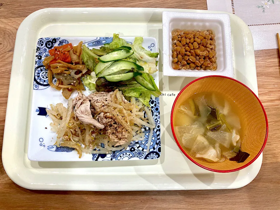 Snapdishの料理写真:豚もやしのさっぱり和えのご飯|みよさん