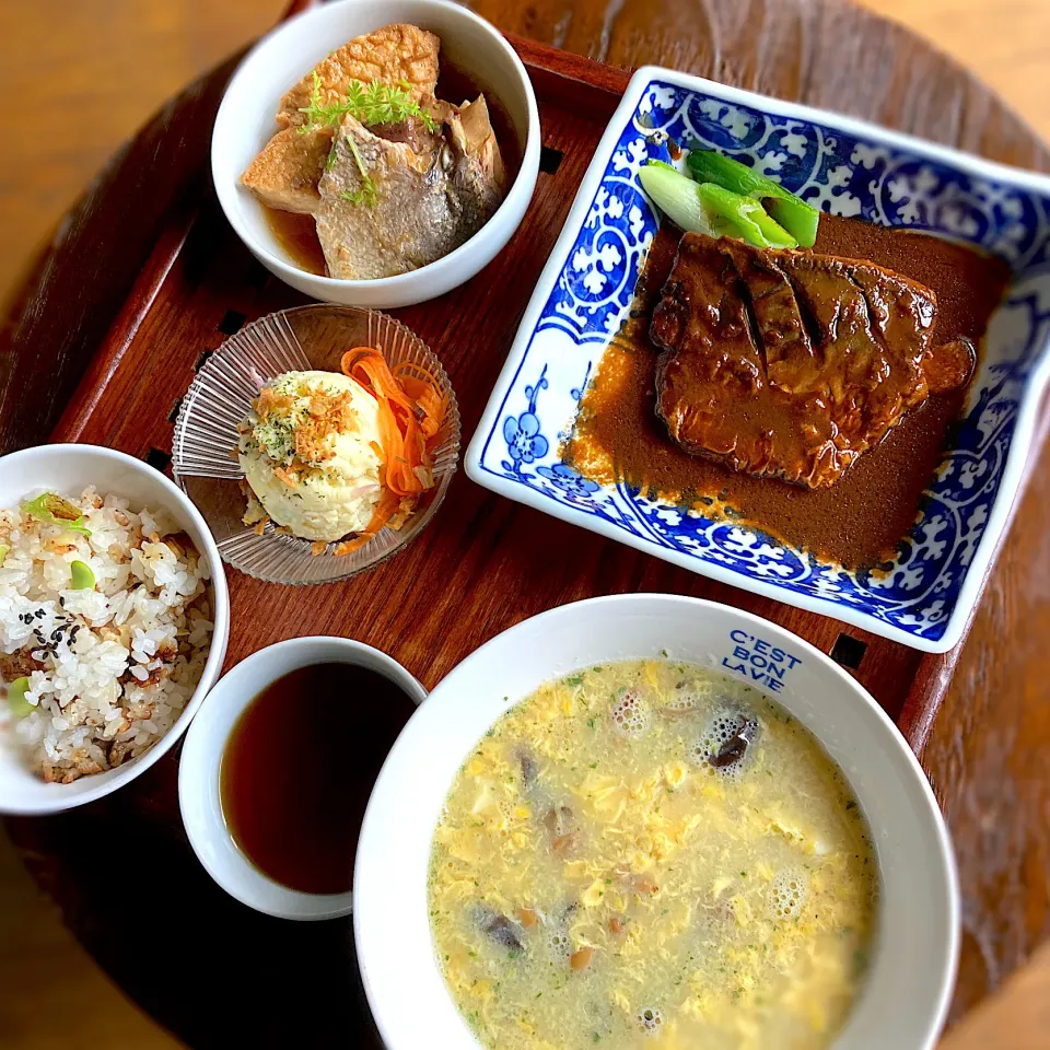 Snapdishの料理写真:鯖の味噌煮定食風お昼ごはん|Kさん