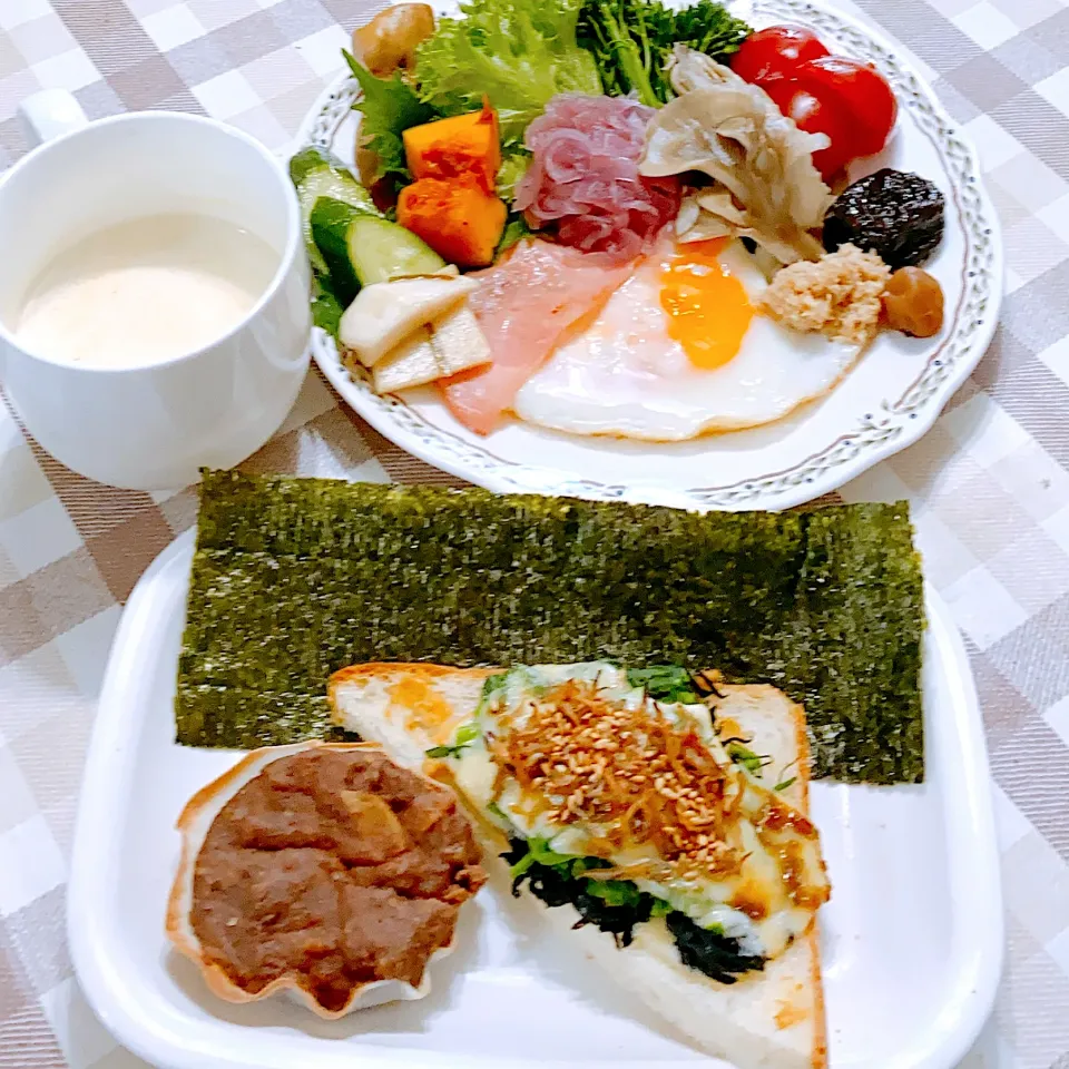 今日の朝ごはん♪菜花と山椒しらすとヒジキのピーマン味噌チーズトースト・米粉餃子皮でチョコチーズケーキもどき|riko30294さん