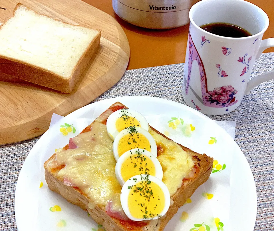 ピザ風厚切りトースト🍳✨|オレンジまゆゆさん