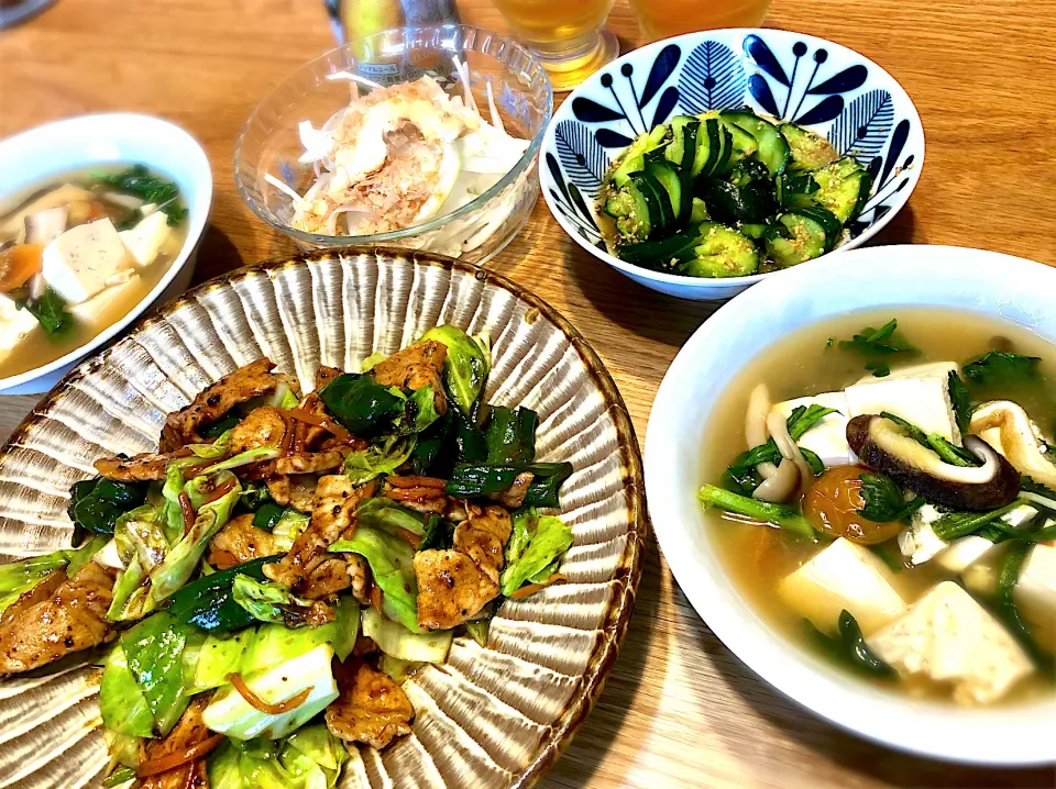 豚ロース肉で回鍋肉　豆腐ときのこの中華風スープ　新玉ねぎ　胡瓜の塩麹・糀甘酒和え|じゅんさんさん