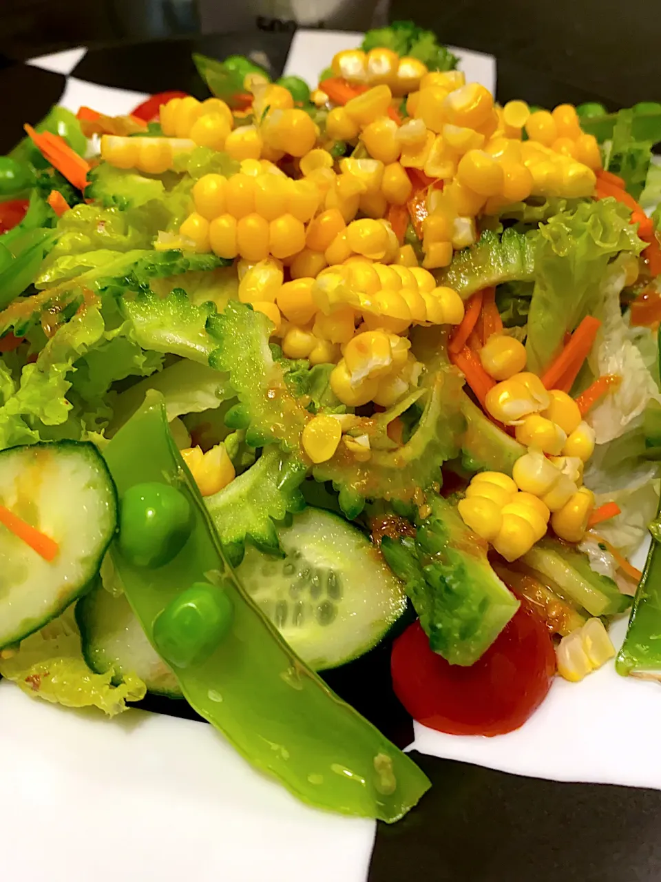 長崎県産ゴールドラッシュとうもろこしと沖縄県産アバシーゴーヤの初夏野菜たっぷりサラダ　特製アマニ油ドレッシング|チャチャッピーさん