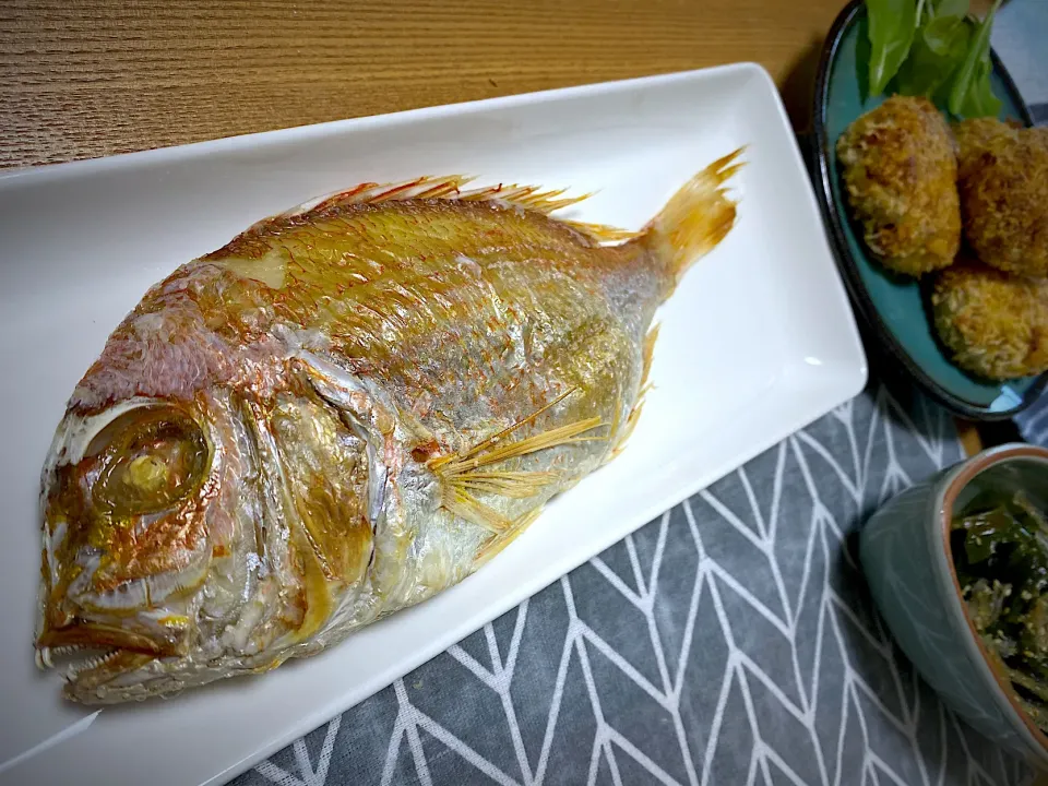 お買い得な鯛で🐟塩焼き|1614さん