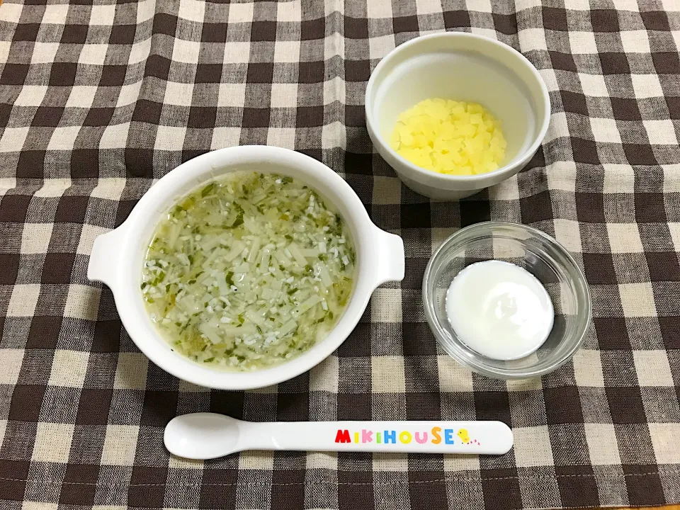 Snapdishの料理写真:【離乳食】しらすうどん、りんご、ヨーグルト|sayaさん