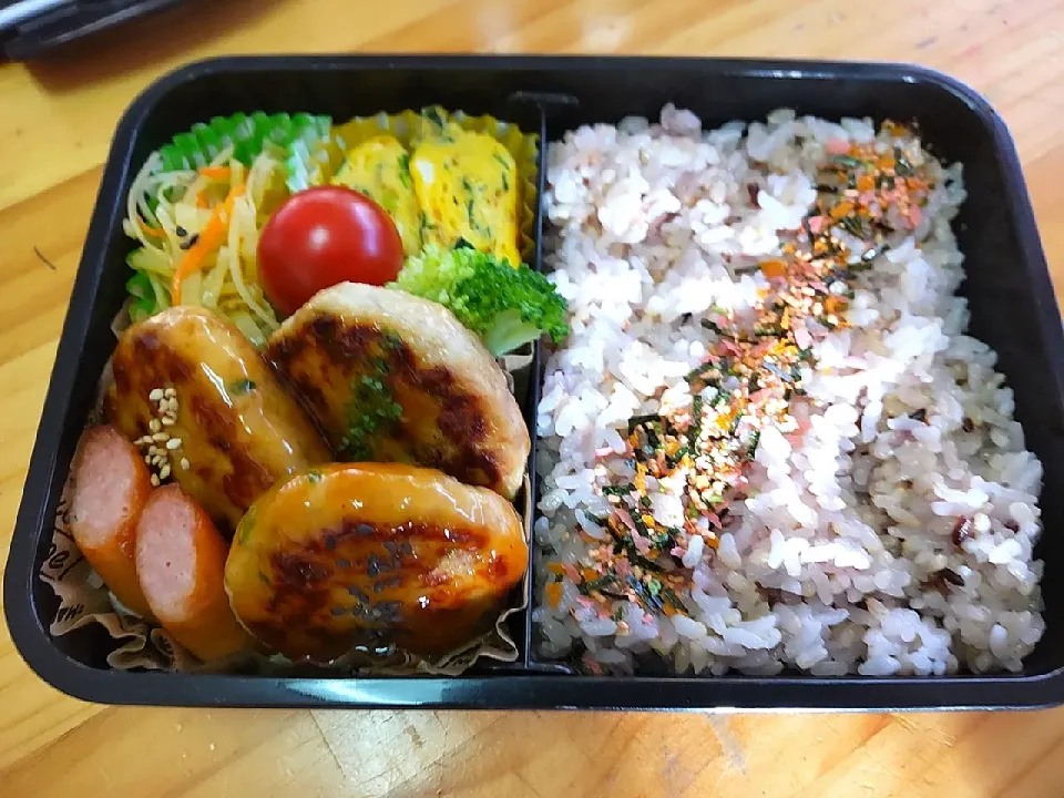 今日の長男さんのお弁当　鶏つくね弁当|ペコちゃんさん