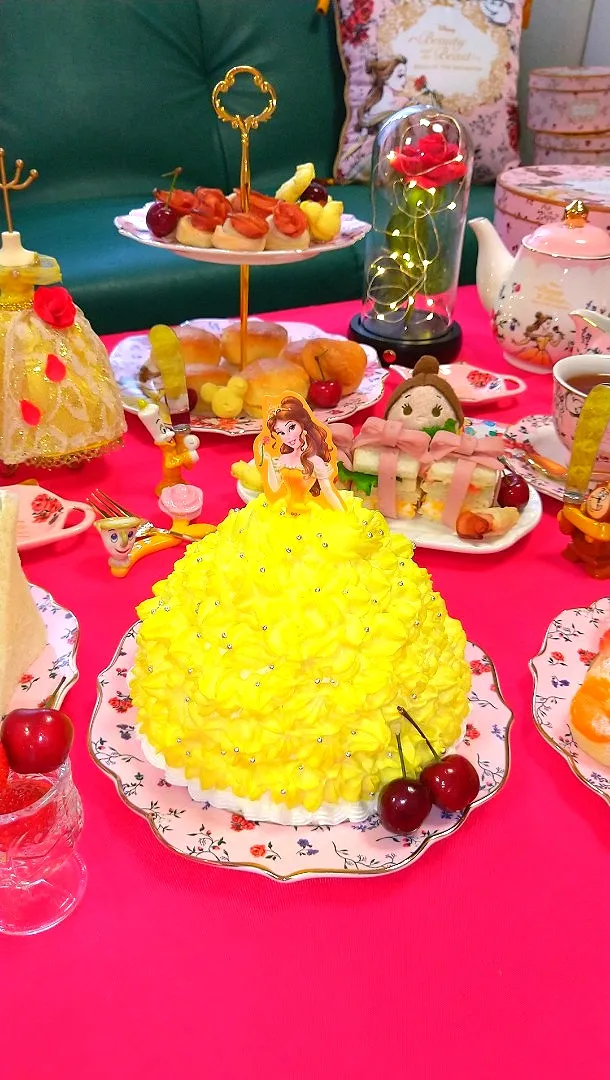 ベルのドレスケーキ🌹|とししいたけさん