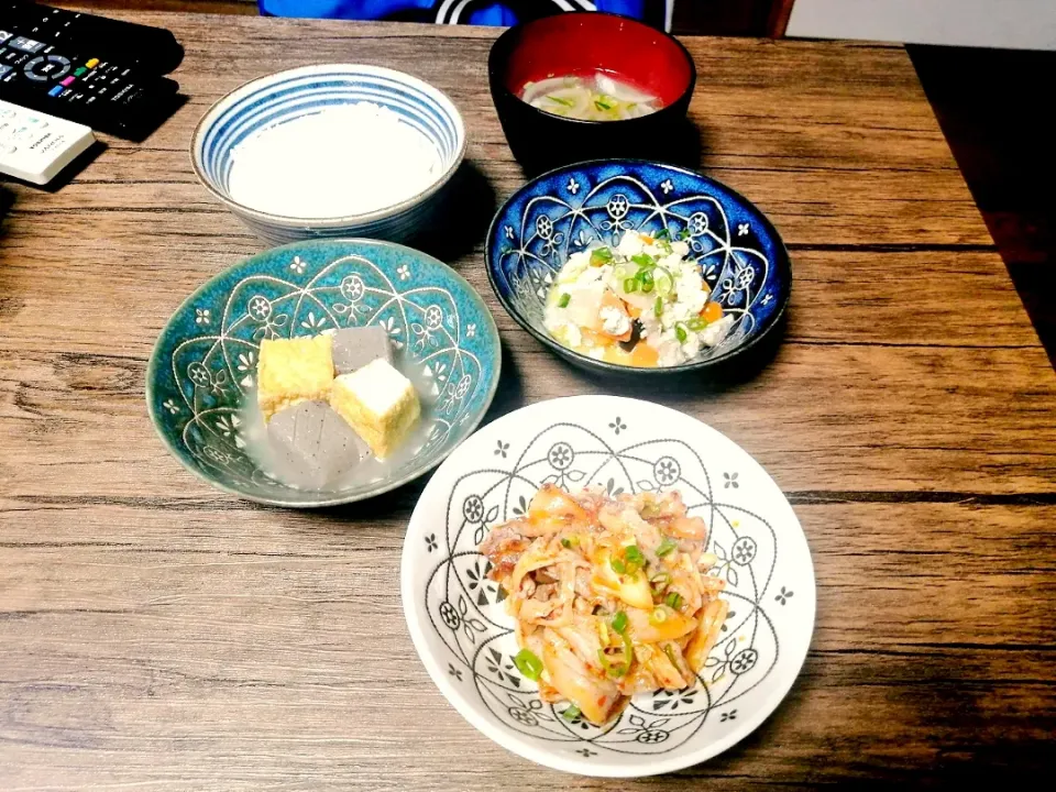 Snapdishの料理写真:豚キムチ
厚揚げとこんにゃくの煮物
けんちょう
ごはん
みそ汁　米|ariyo4200さん