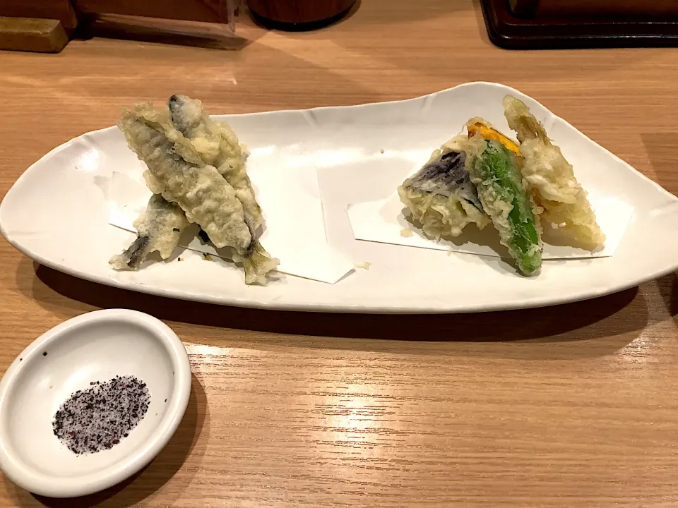 Snapdishの料理写真:稚鮎と季節野菜の天ぷら|しのぶさん