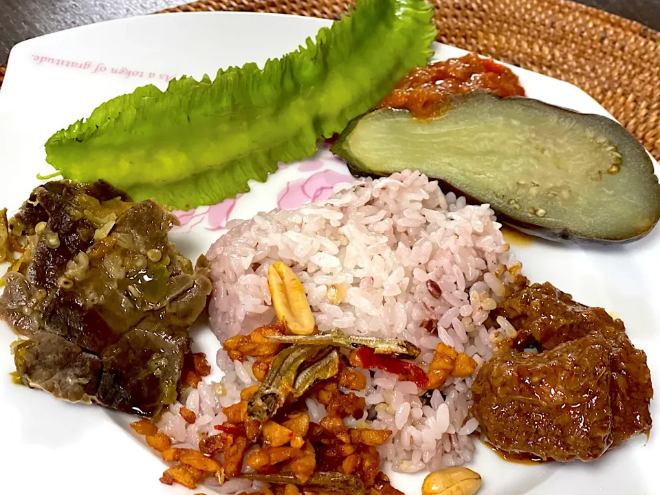 Nasi campur|yeni kartikasariさん