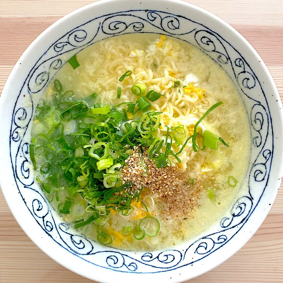 Snapdishの料理写真:サッポロ一番　塩ラーメン|kakoさん