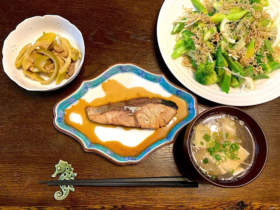 ぶりの照り焼き、筍の煮物、グリーンホットサラダ、豆腐のお澄まし|カドラさん