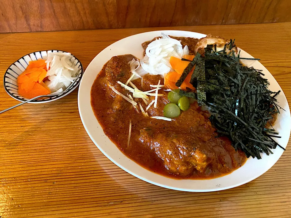 大辛バターチキン🐓と極辛キーマクラシックのりだくあいがけ、味玉トッピング🥚、ピクルスマシマシ🥒🔥🍛|buhizouさん