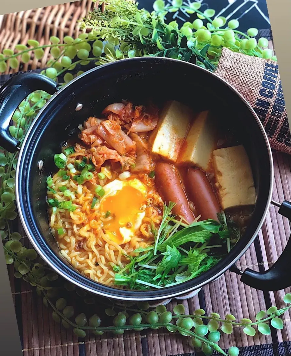 Snapdishの料理写真:韓国インスタントラーメンdeプデチゲ|MAPITEEさん