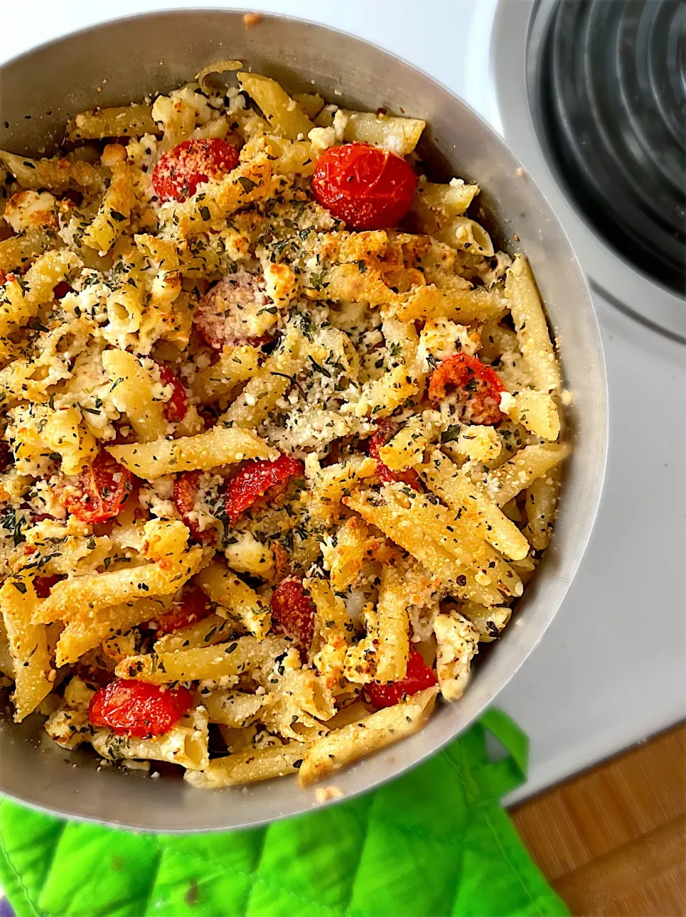 Snapdishの料理写真:Tomato Feta Cheese Pasta|T.E.Dennisさん