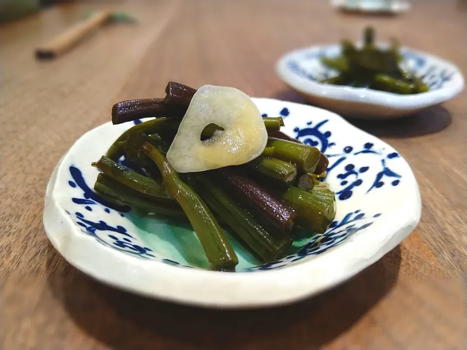 わらびのにんにく醤油漬け|古尾谷りかこさん