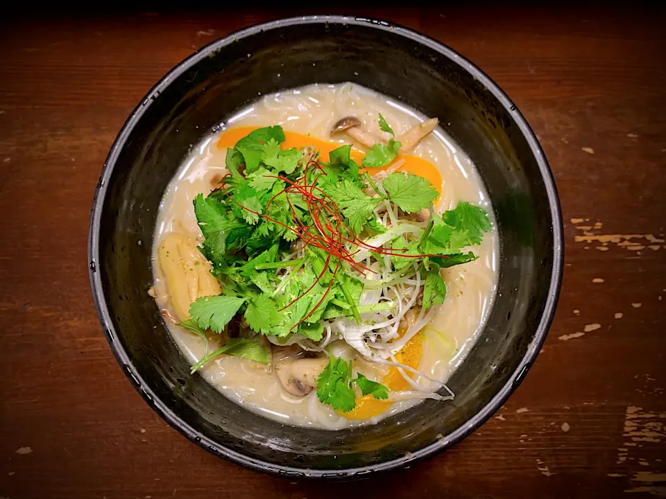 鶏せせりとごさんちくのグリーンカレーそうめん|半田手延べそうめんの店 阿波や壱兆さん