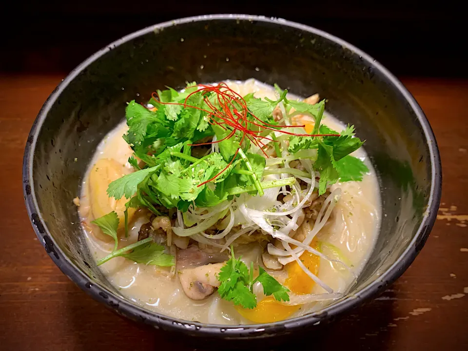 鶏せせりとごさんちくのグリーンカレーそうめん|半田手延べそうめんの店 阿波や壱兆さん