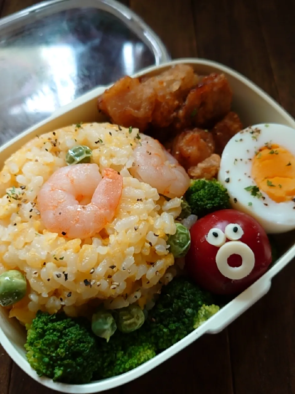 漢の…長女用🍱唐揚げ付きエビ塩チャーハン弁当|ᵏᵒᵘさん