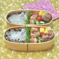 鶏モモレモンハーブグリル☘の双子ちゃんお弁当💙❤️ 5/10月