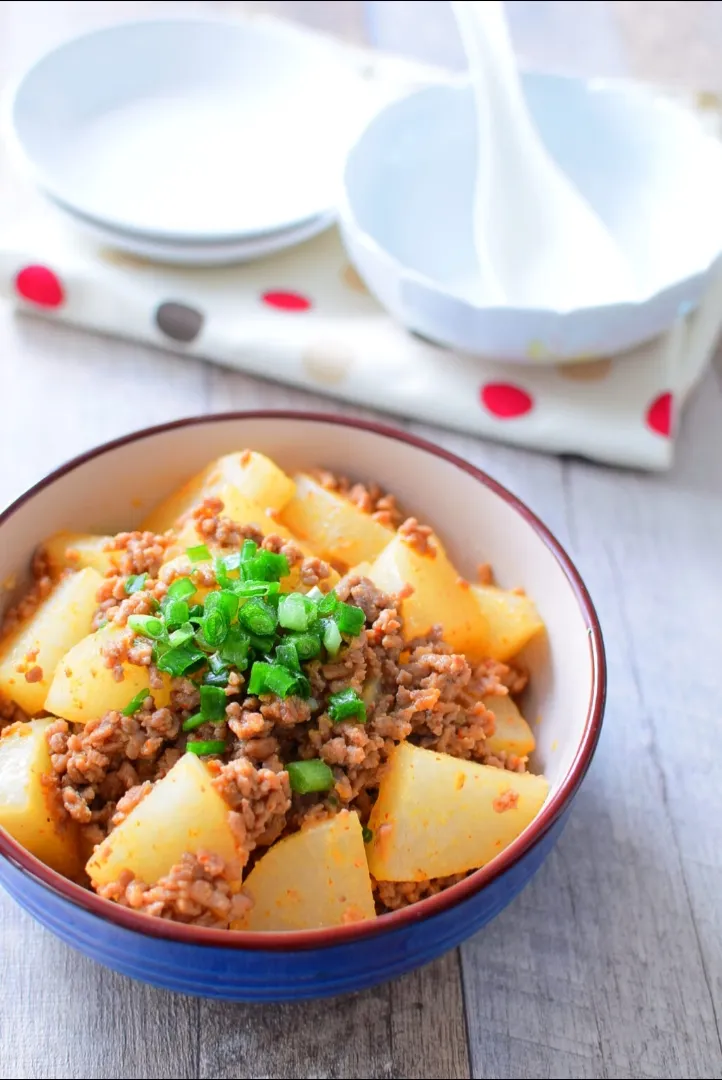 Snapdishの料理写真:【豆板醬でピリ辛】柔らか大根みそ炒めのレシピ|アマイモノ・クウ蔵さん