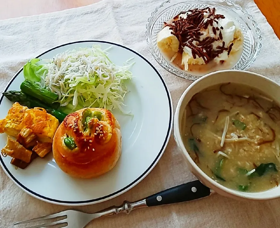 枝豆チーズパンで朝ごはん|えるえるさん