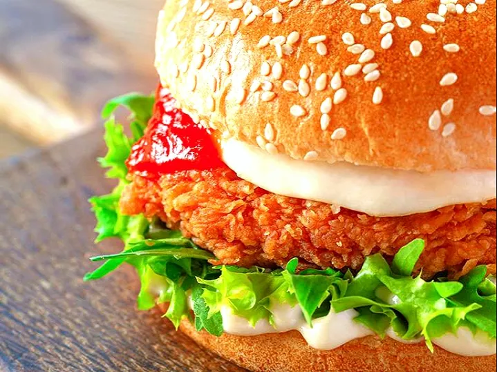 Crespy chicken burger|Dilan Sirimannaさん