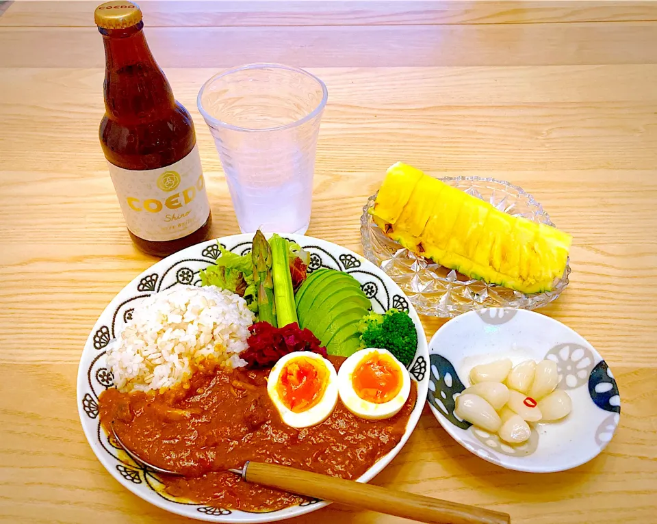 今日の夕食　ビーフカレー　フルーツ|ふわ猫はなちゃんさん