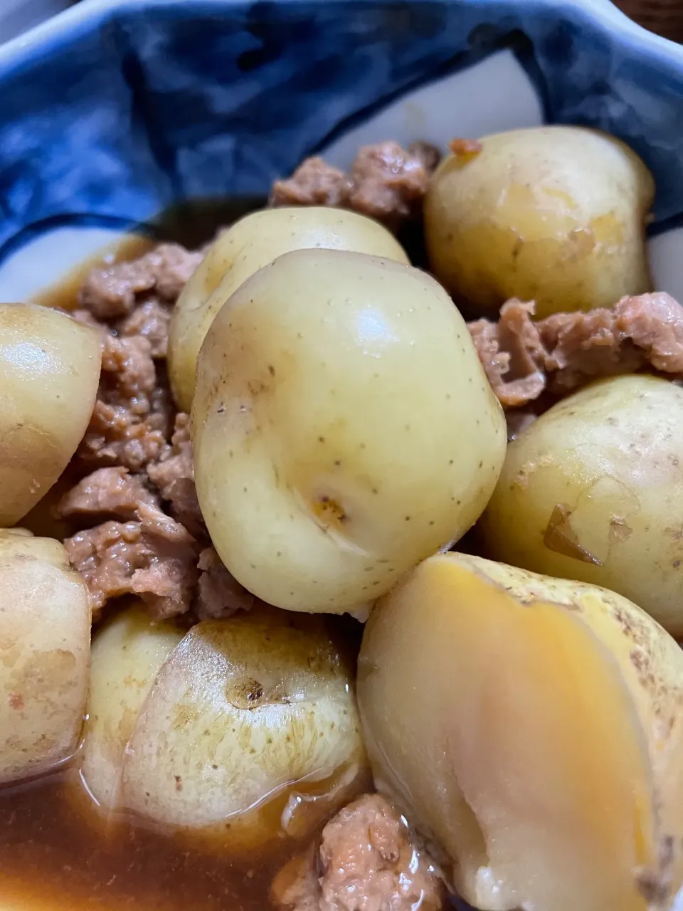 新じゃがぃめと大豆のお肉の煮物|レナコさん