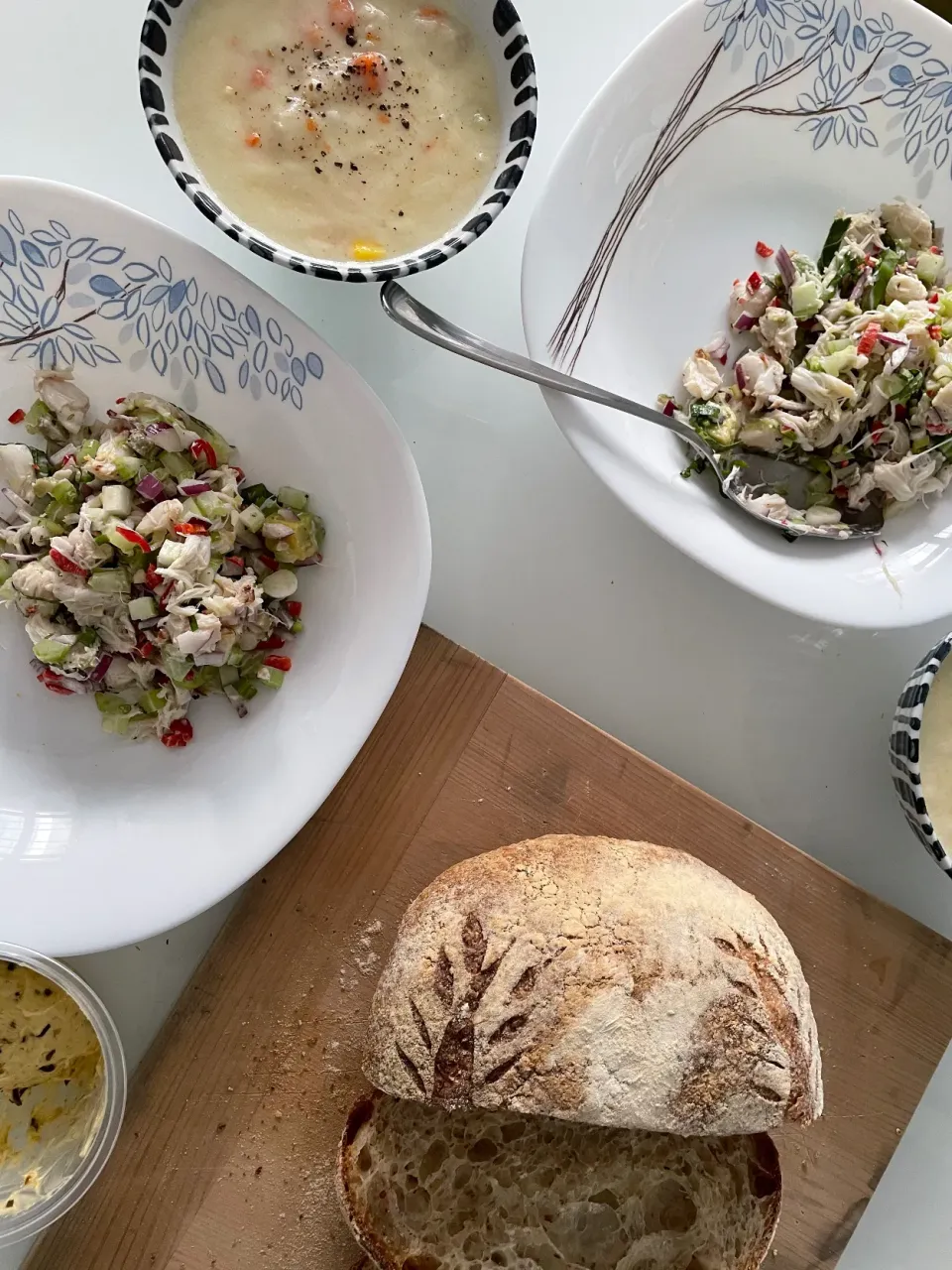 Crab salad, barramundi chowder and wholemeal sourdough|Ong Sor Fernさん