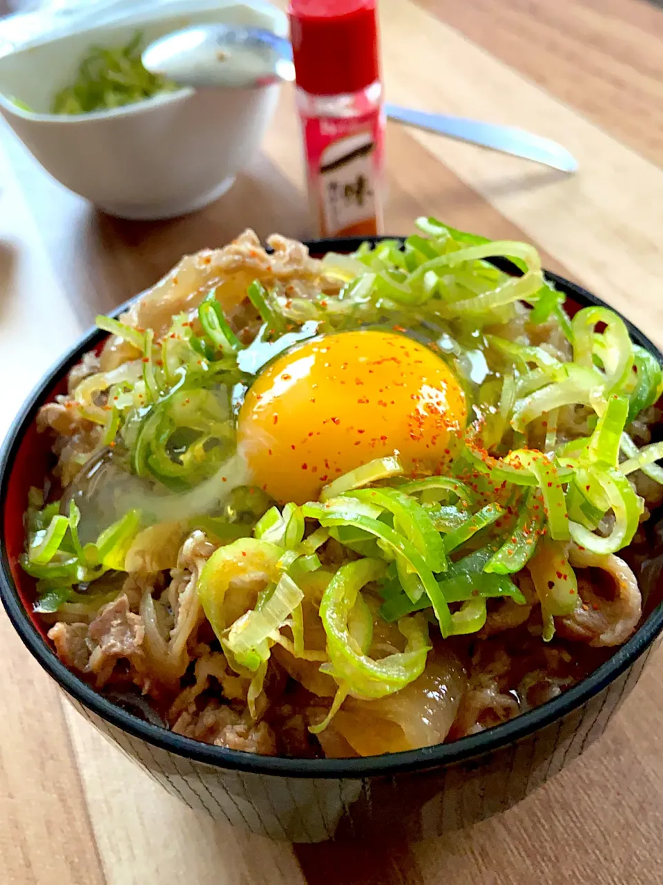 お昼ご飯。ネギ玉牛丼‼️|renharuruさん