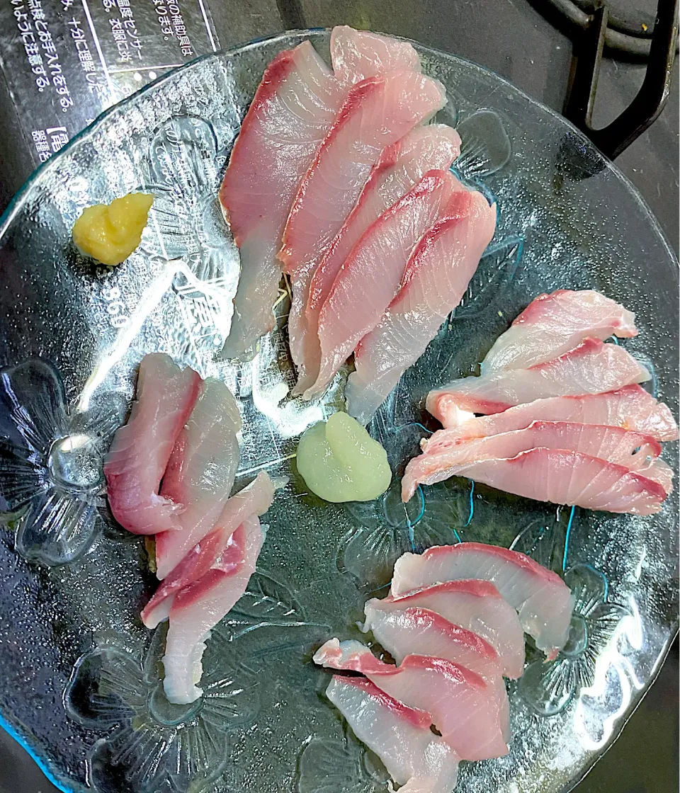 ツバス刺し身|お父ちゃんファミリーさん