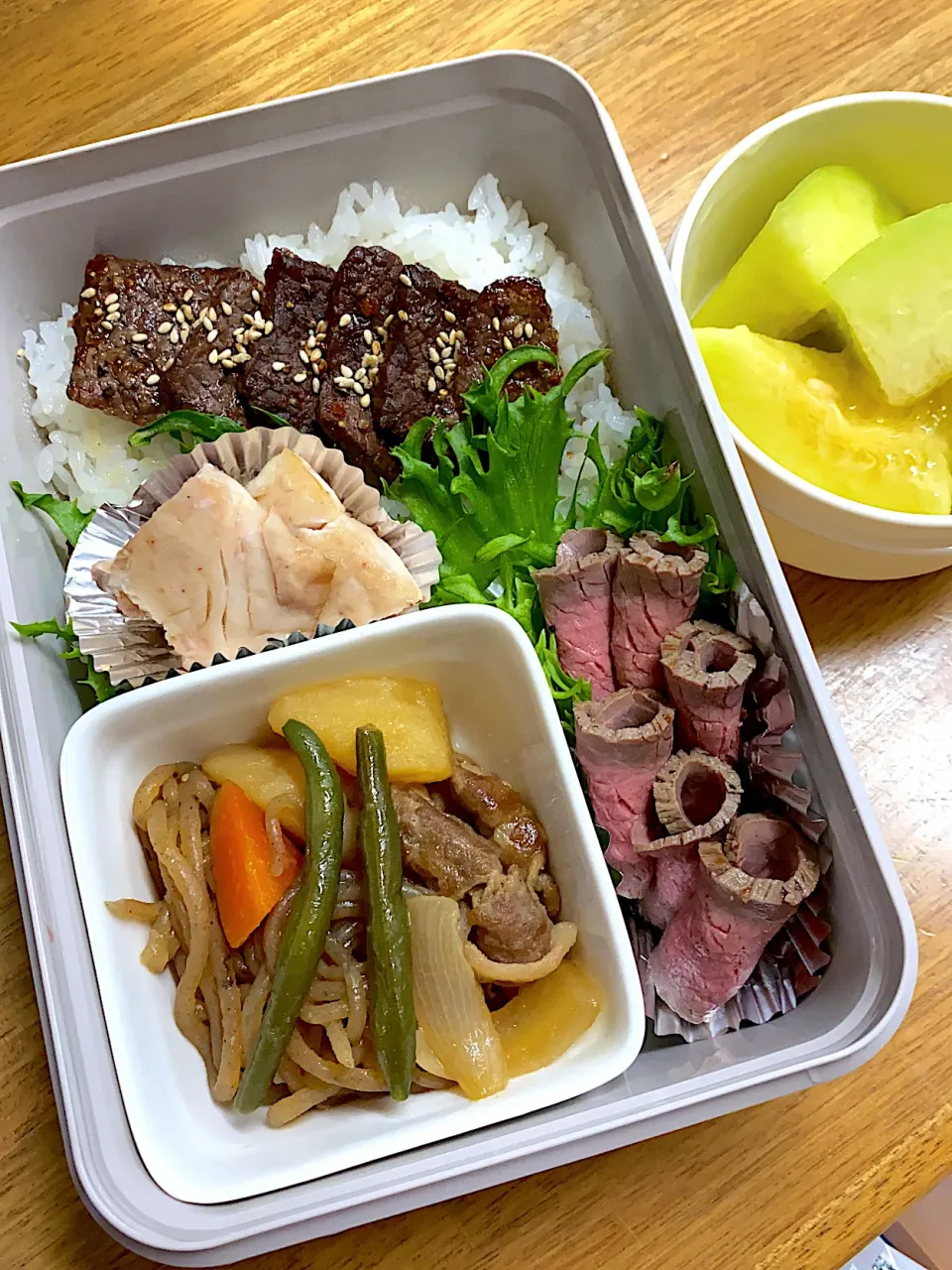 Snapdishの料理写真:部活終わり車で食べるお弁当（夜ご飯）|まっきんさん