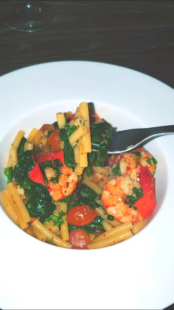 Spinach and shrimps maccheroni|YCさん