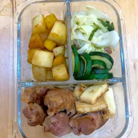 Snapdishの料理写真:豬肉豆腐燒/炒青菜/地瓜馬鈴薯|ChoChoさん