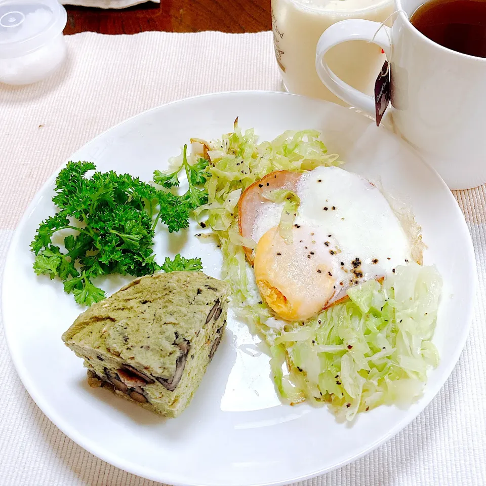 Snapdishの料理写真:目玉焼き🍳|akkoさん