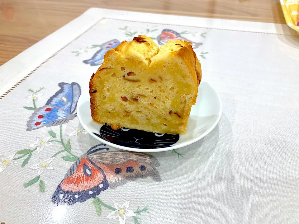 Snapdishの料理写真:自家製梅ジャムでパウンドケーキ|みよさん