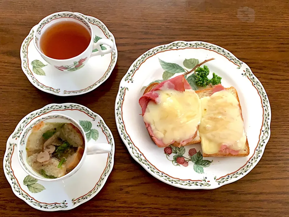 Snapdishの料理写真:ハムチーズトースト🧀クレソンとサラミのスープ🍃今日の昼食20210530|rococoさん