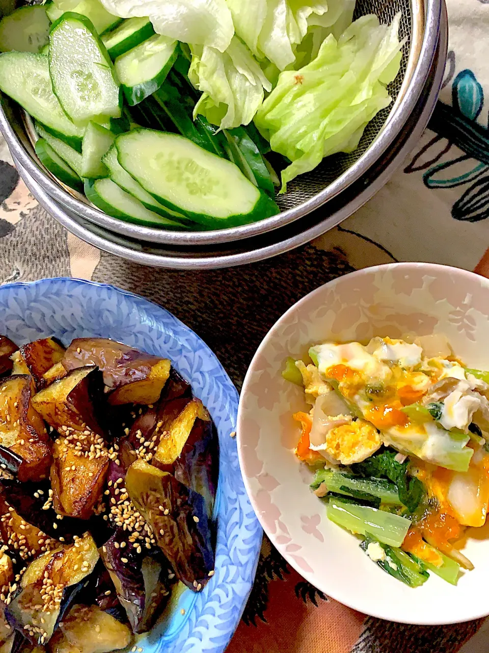 小松菜🥬の卵とじ　茄子🍆の揚げ浸し　サラダ🥗|掛谷節子さん