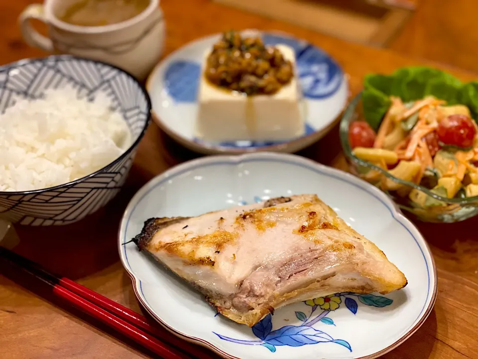 今夜は鰤カマ定食🍚|まめすけ。さん