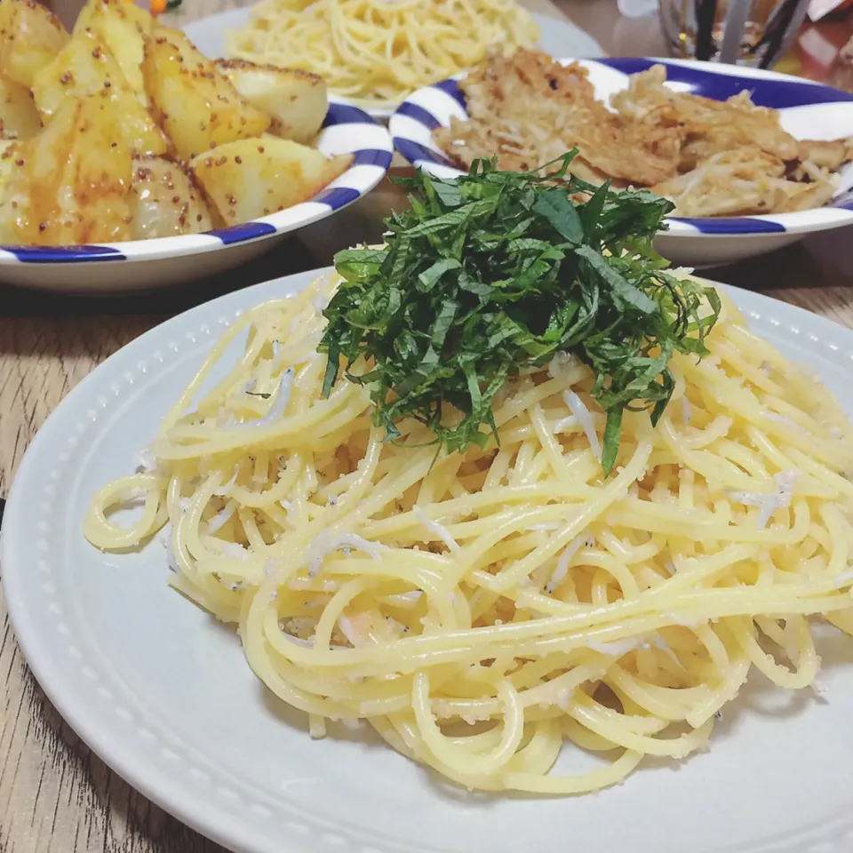 Snapdishの料理写真:明太シラスバターパスタ🍝|waiwaiさん