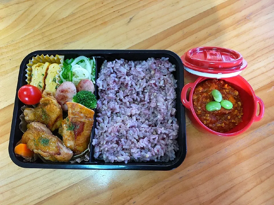 今日の長男さんのお弁当　タンドリーチキンとキーマカレー弁当|ペコちゃんさん