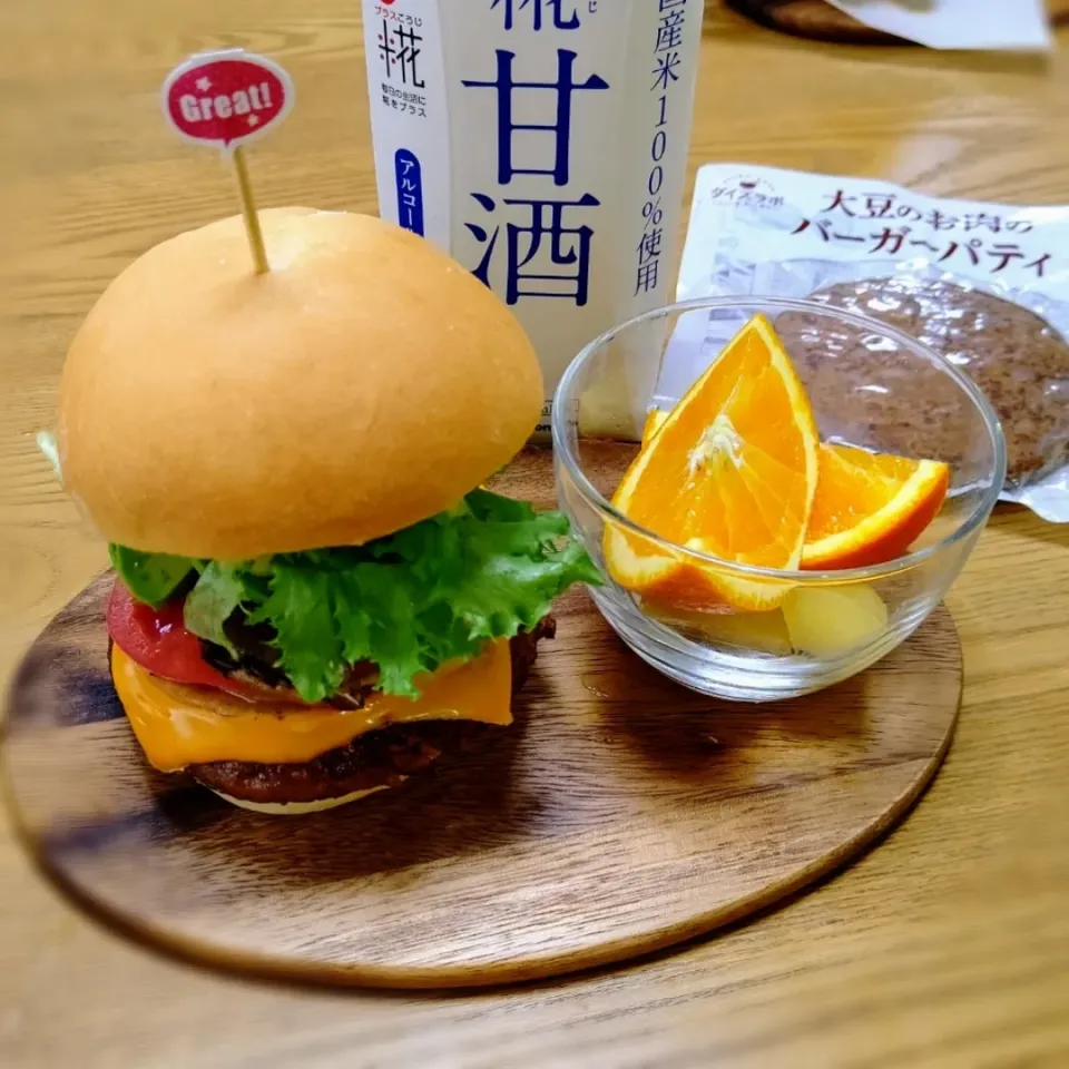 『大豆ミート＆甘酒バンズでヘルシーハンバーガー』|seri-chanさん