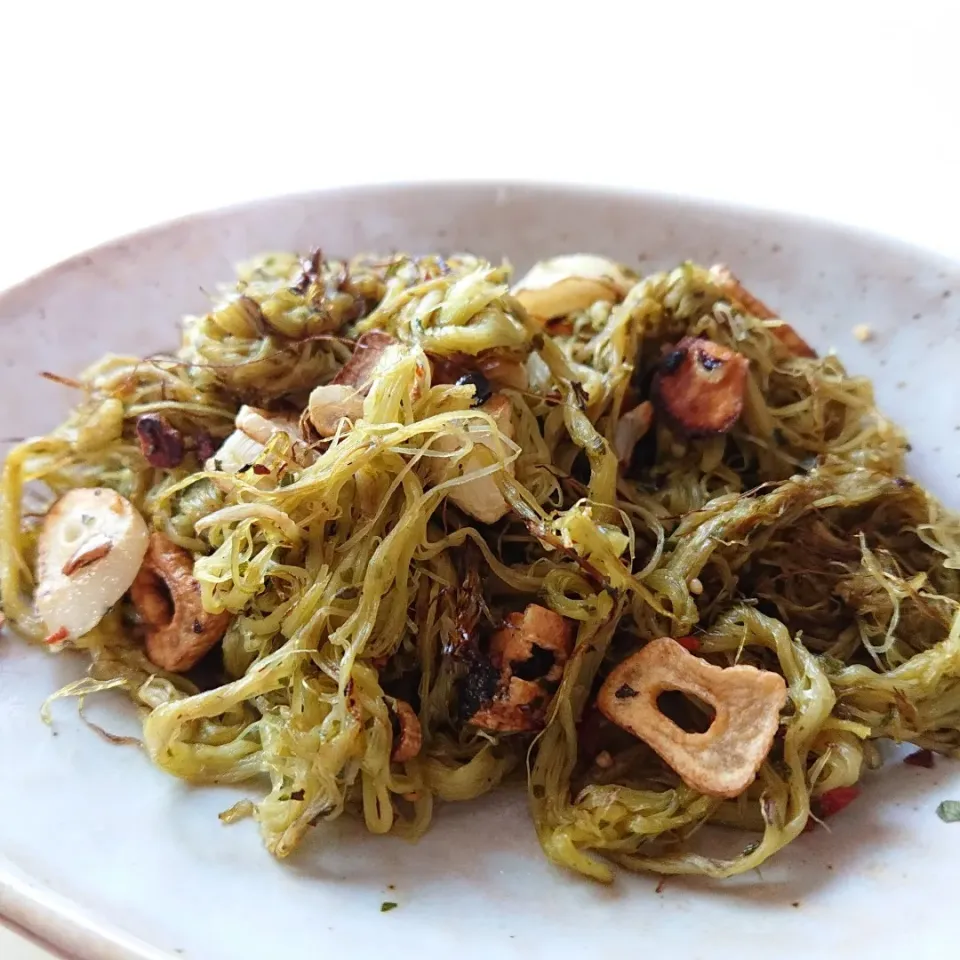 ヤングコーンのひげのペペロンチーノ|ポトスさん