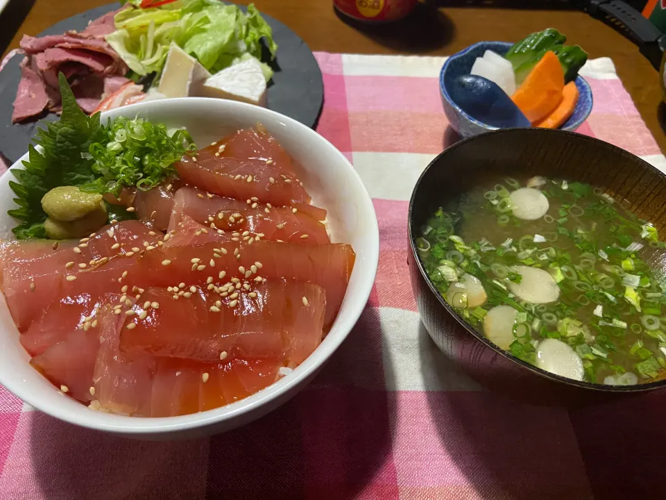 まぐろの漬け丼|ハルのただ飯さん